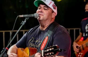 LUTO: Cantor sertanejo morre de Covid-19 após ficar sete dias intubado